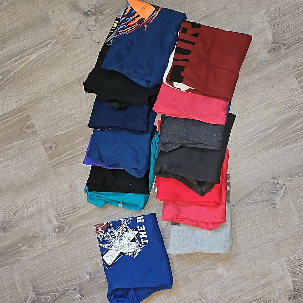 Lot of 18 tees
